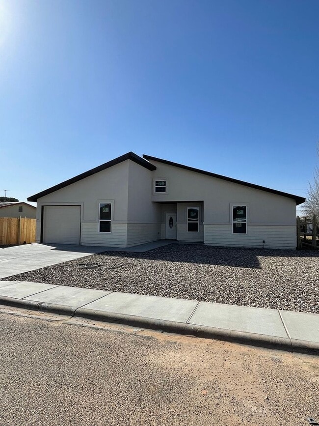 Building Photo - 1011 N Carol Ave