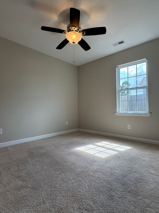 Building Photo - Sensational in Sagewood!