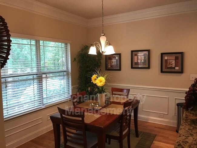 Building Photo - 500 Airdale Ln