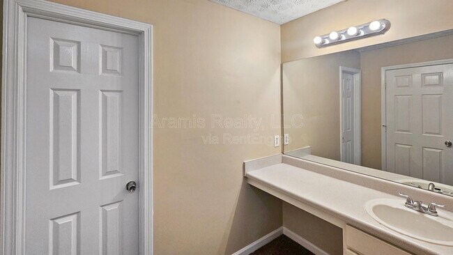 Building Photo - 4636 Forest Creek Ln