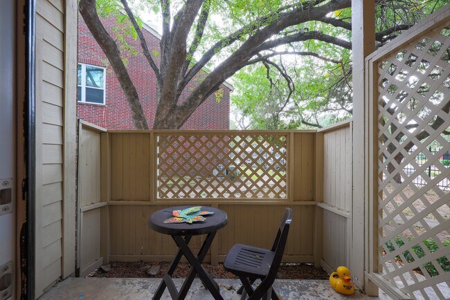 Building Photo - 8055 Cambridge St