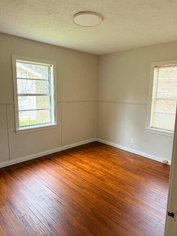 Building Photo - 909 Lake Ct Dr