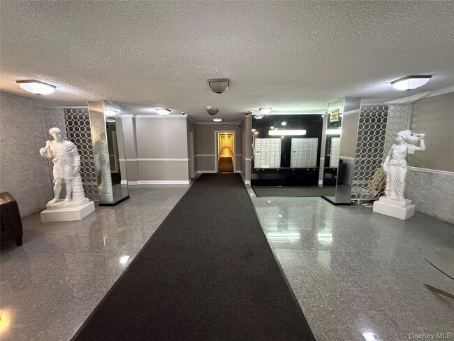 Building Photo - 190 1st St