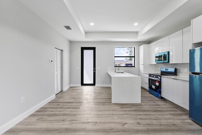 Building Photo - 1056 Fayette Ave