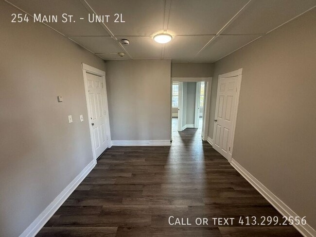 Building Photo - 254 Main St