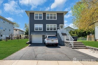 Building Photo - 36 Van Buren Ave