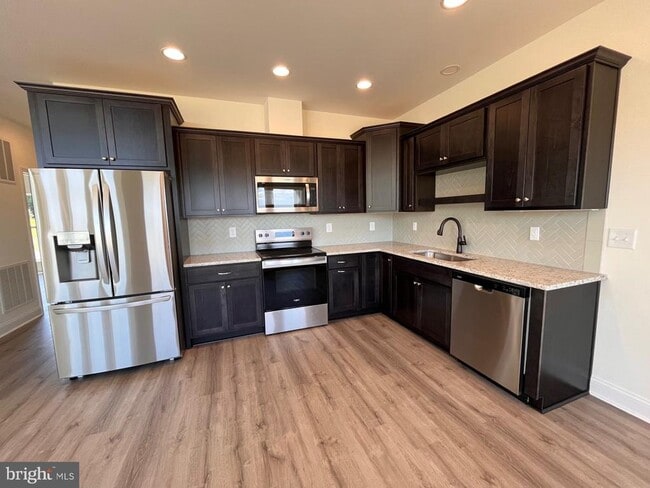 Building Photo - 8641 Sandy Beach Ln