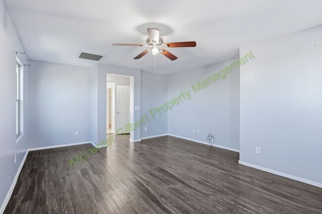 Building Photo - Corner Lot Gilbert Home with Modern Comforts in a Prime Location