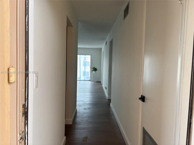 Building Photo - 200 Ashbury Rd