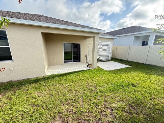 Building Photo - 4/3 Spacious Lake County Home