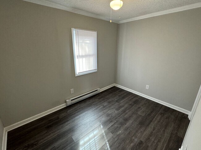 Building Photo - Main1212 A-B-C