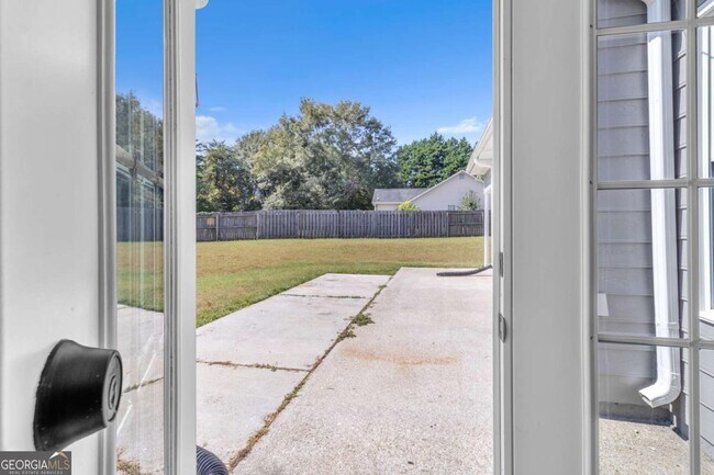 Building Photo - 250 Meadow View Dr