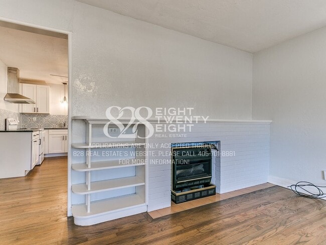 Building Photo - *COMING SOON - TOURS EXPECTED TO BEGIN 6/5/26* 2 Bed/2 Bath Duplex Close to Campus Corner!