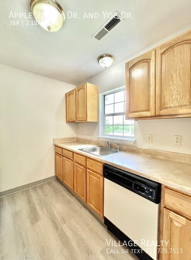 Building Photo - 914 Apple Valley Dr