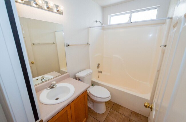 Building Photo - 1083 Desert Oak Pl