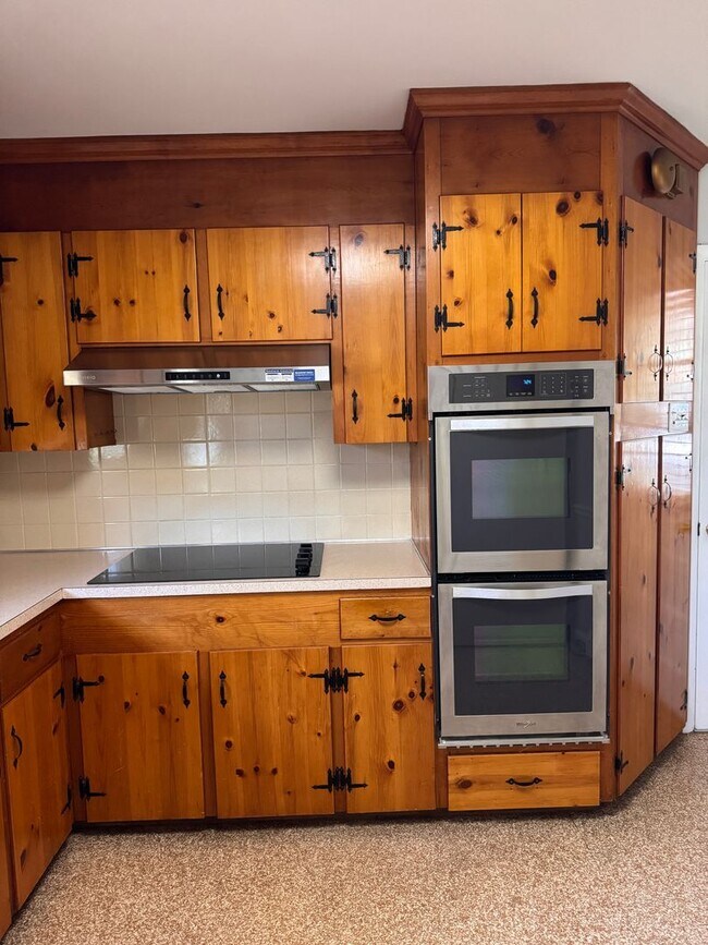 Building Photo - 104 Tanzalon Dr