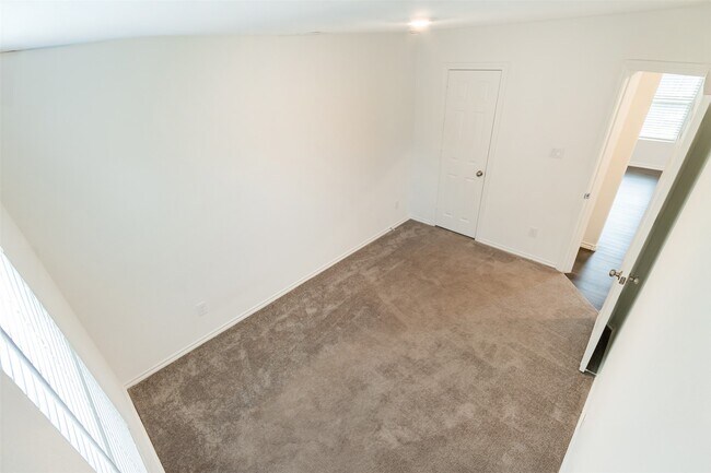 Building Photo - 5402 Logan Dale Dr