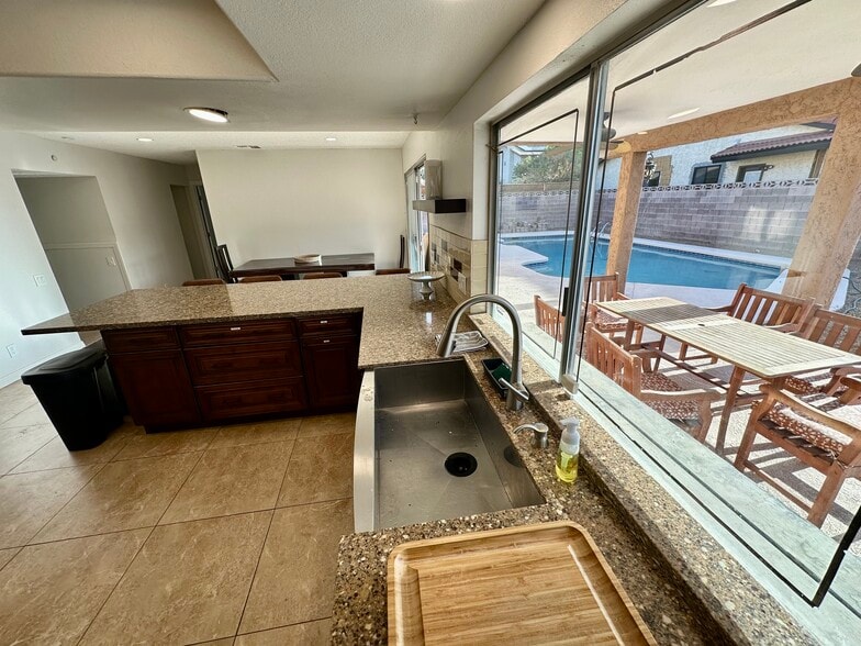Building Photo - 4329 Murillo St