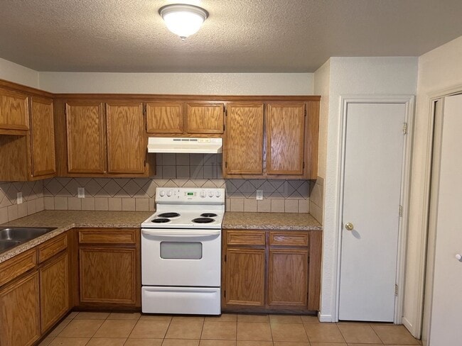 Building Photo - 304 Primrose