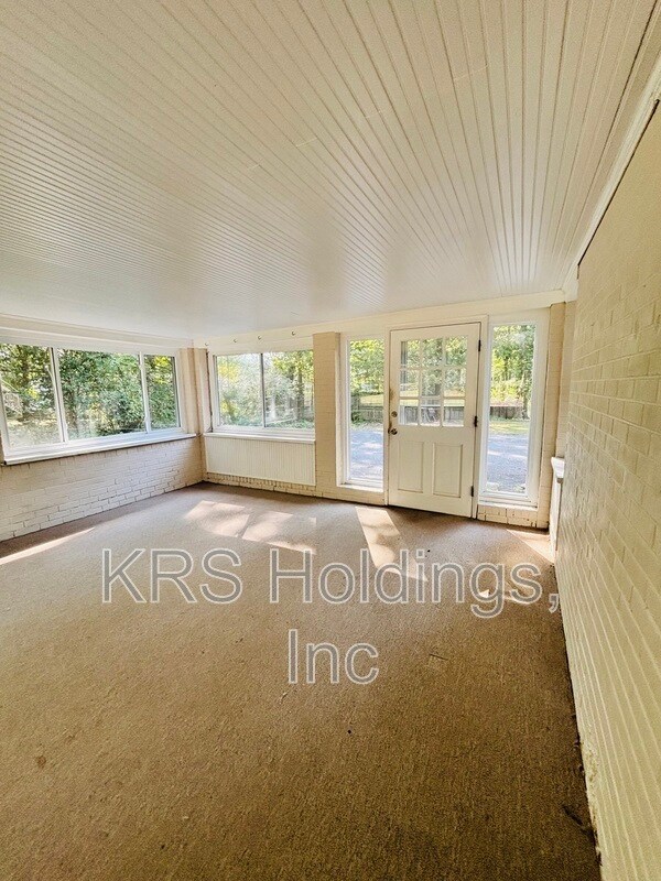 Building Photo - 2318 Penrose Dr