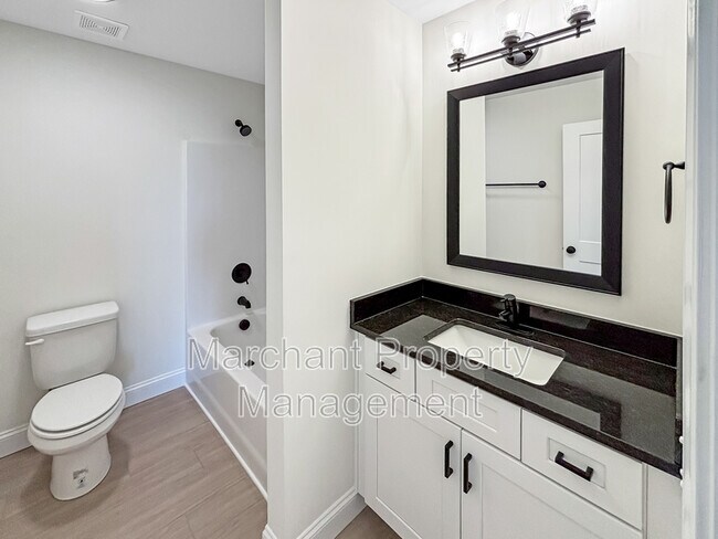 Building Photo - 15 Gerru Ct