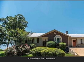 Building Photo - 122 Tucker Dr