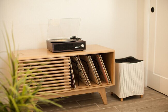 Building Photo - 1314 S 8th Ave