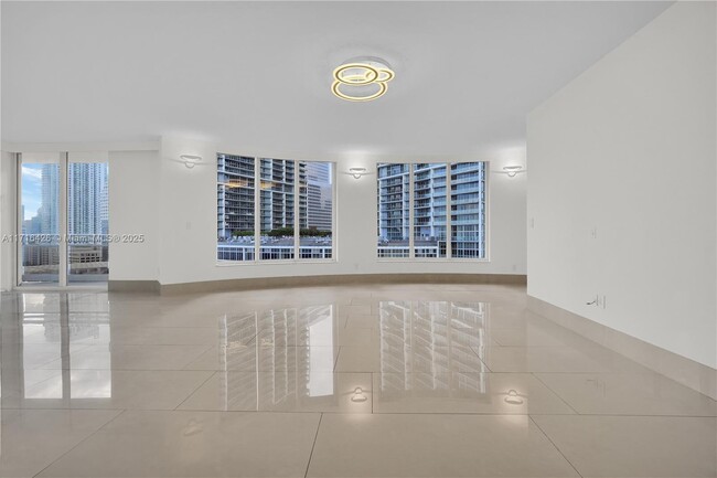 Building Photo - 901 Brickell Key Blvd