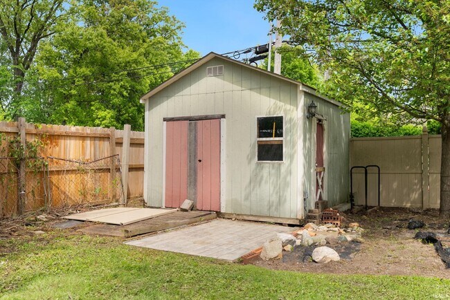 Building Photo - 515 Ward Dr