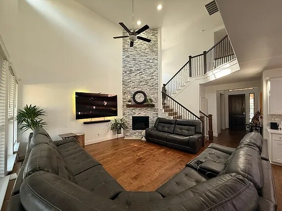 Building Photo - 325 Augusta Ct