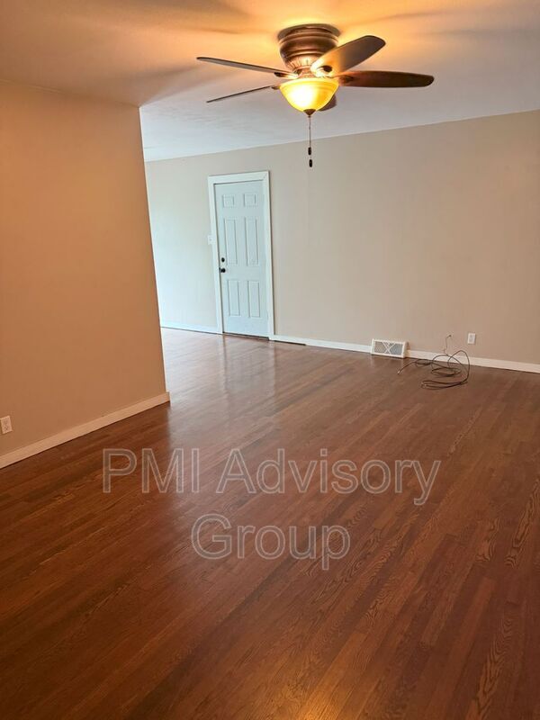 Building Photo - 5701 SW 15th St