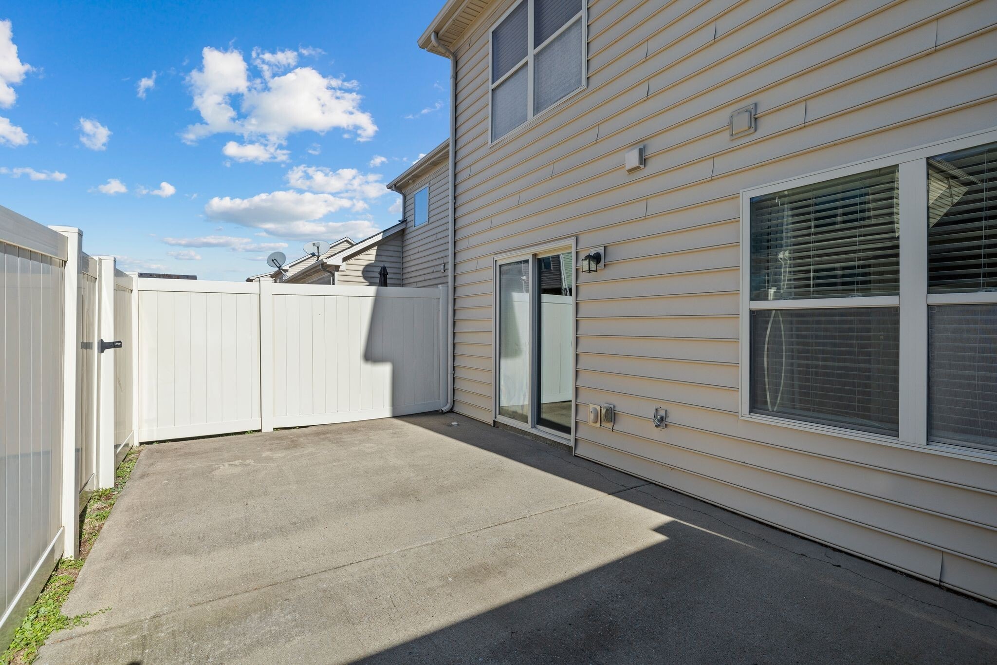 Building Photo - 911 Keepsake Diamond Ln