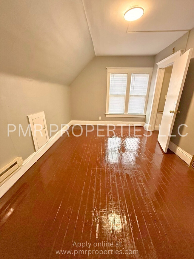 Building Photo - 2856 Bristol St