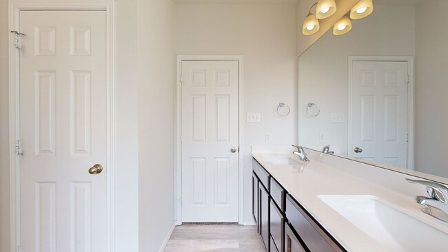 Building Photo - 2 WEEKS FREE RENT + $1,750 A MONTH!