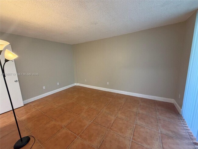 Building Photo - 1801 S Treasure Dr