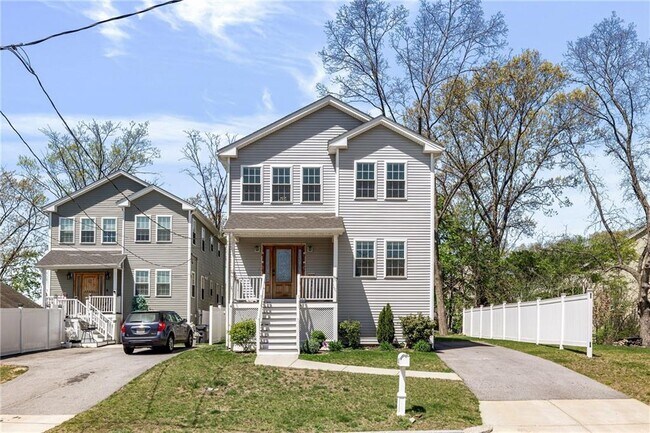 Building Photo - 30 Groveland Ave