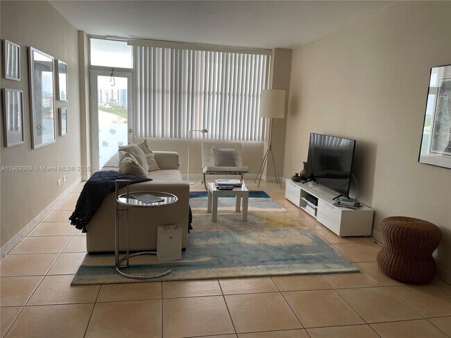 Building Photo - 7441 Wayne Ave