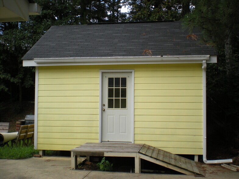 TOOL STORAGE 1 - 5936 Hammond Dr