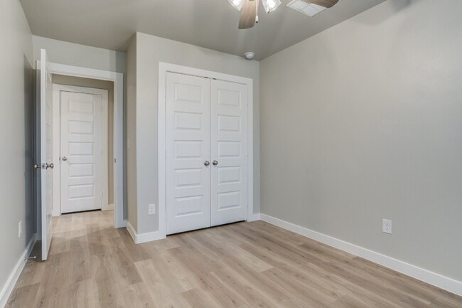 Building Photo - 4 Bed 2 Bath Home in South Lubbock! Extended driveway + Turf!