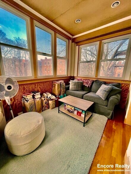 Building Photo - 66 Marshal St