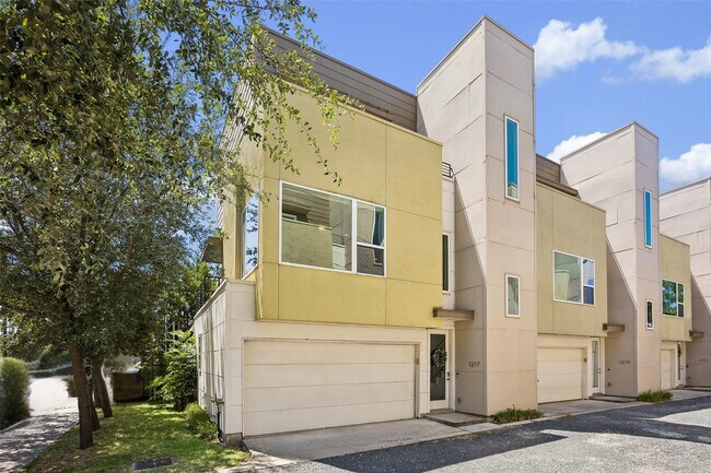 Building Photo - 1217 Wagner St