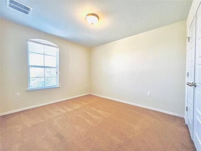 Building Photo - 9336 Hunter Ln