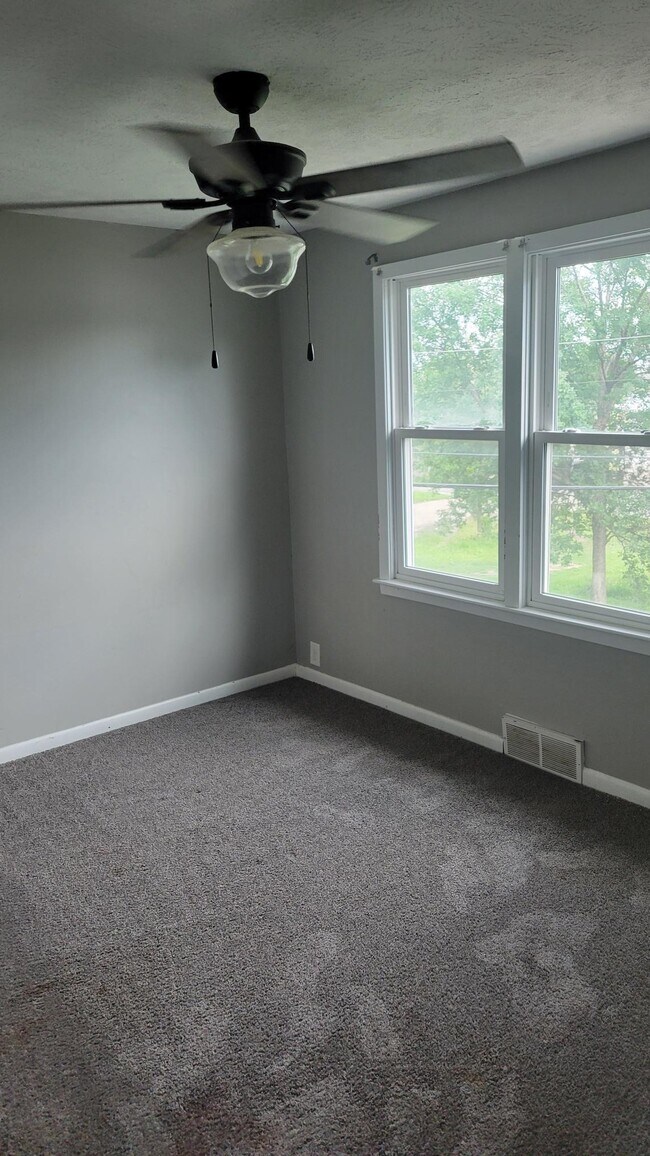 Building Photo - 4129 Valley St