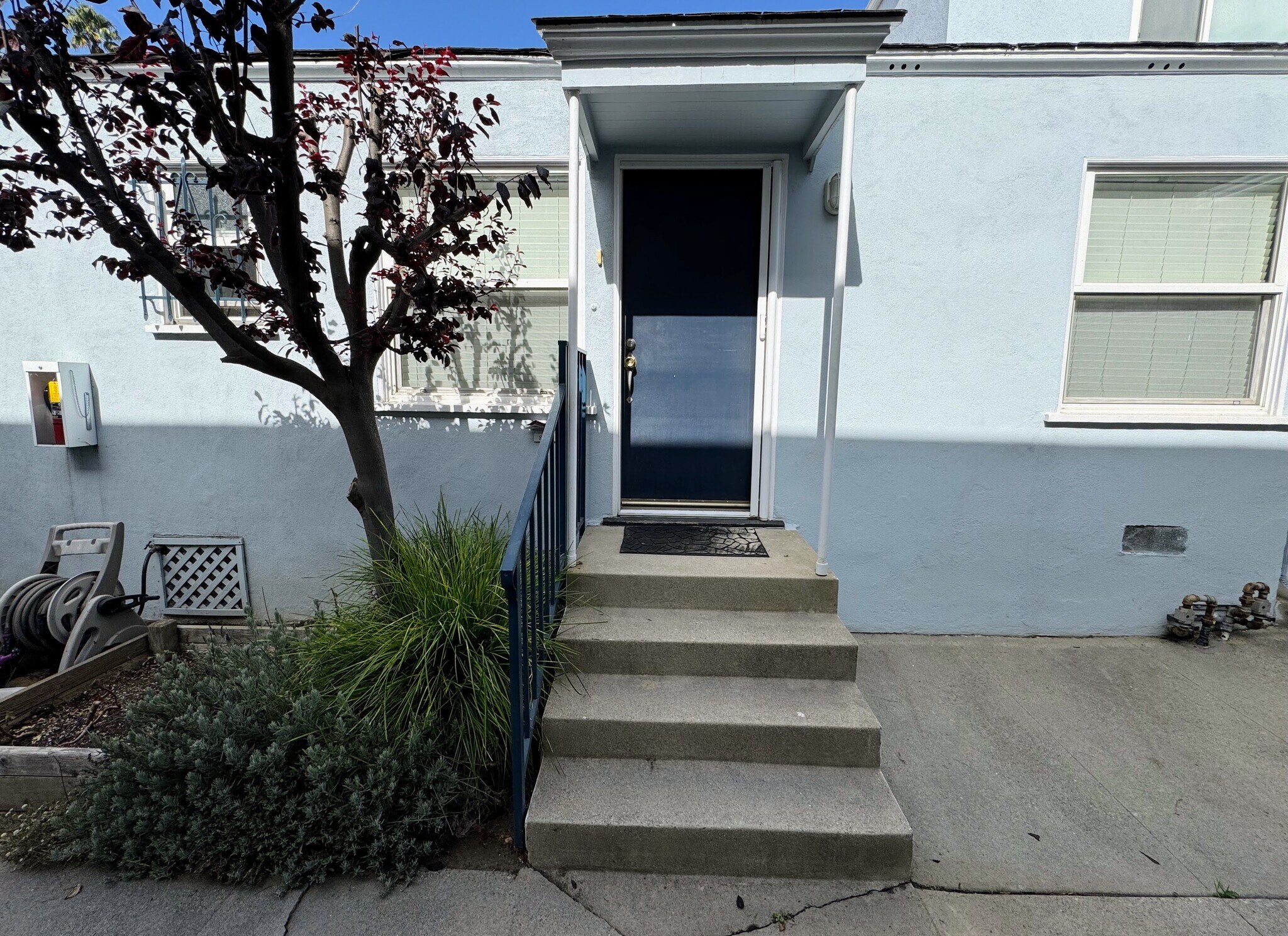 Building Photo - 839 21st St