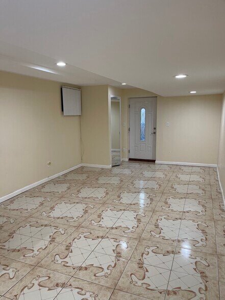 Building Photo - 7 Cedar Creek Holw
