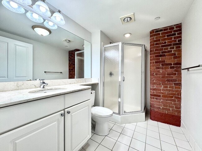 Building Photo - 4 Bishop St