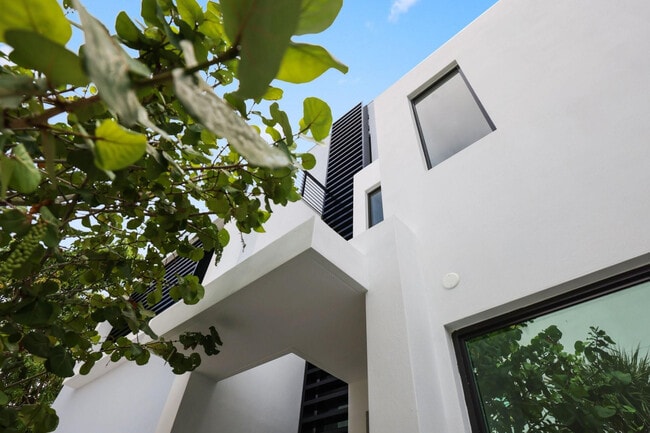 Building Photo - 204 Osceola Park Ln