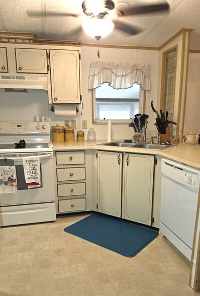 Building Photo - 259 S Dolphin Cir