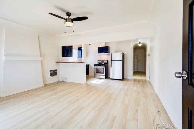 Building Photo - 3659 6th Ave