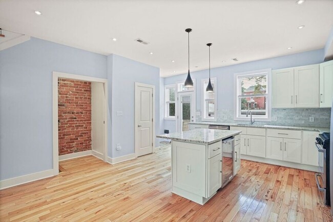 Building Photo - 1846 2nd St NW